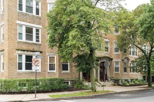 4 Euston St, Brookline MA 02446-4016 exterior
