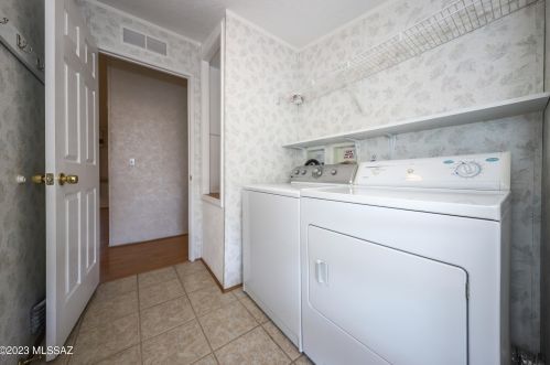 5802 Rocking Cir St, Tucson AZ 85713-6323 exterior