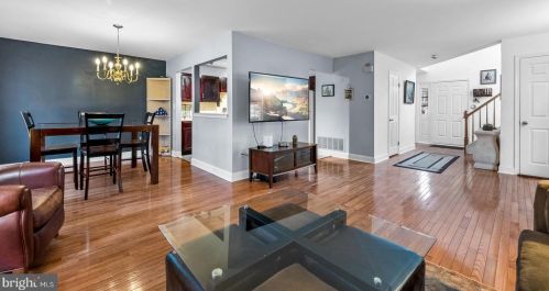 11 Revere Ct, Trenton NJ 08628-3610 exterior