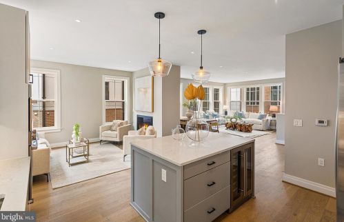 235 Montgomery, Alexandria VA 22314-1513 exterior