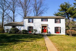 1427 Manor Dr, Bethlehem, PA 18015-5246