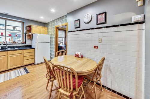 1704 Nordica Ave, Chicago IL 60707-4320 exterior