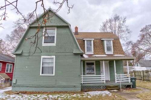 2131 Harrison Ave, Meskegon MI 49441-1490 exterior