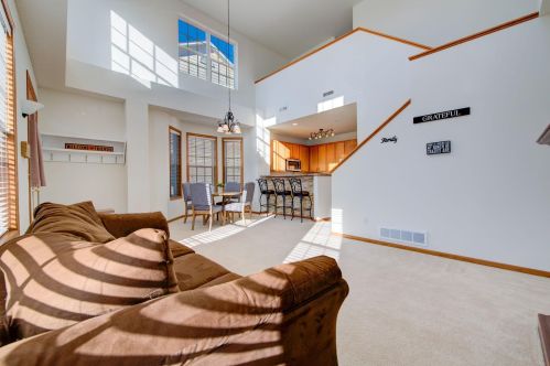 2169 Shamrock Pl, Chaska MN 55318-5404 exterior