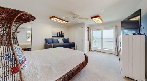 5005 Kalanianaole Hwy, Honolulu HI  96821-1505 exterior