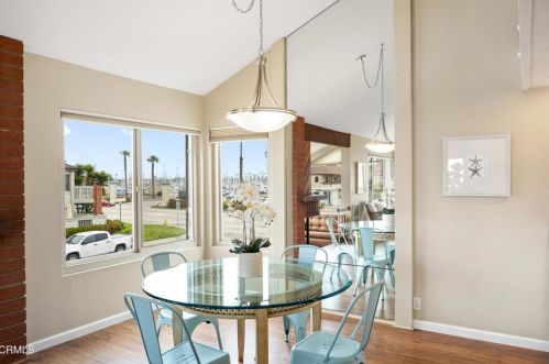 3604 Sunset Ln, Oxnard CA 93035-4130 exterior