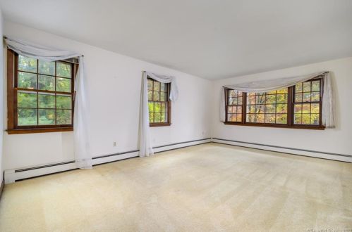 109 Holmes Rd, Ridgefield CT 06877-4304 exterior