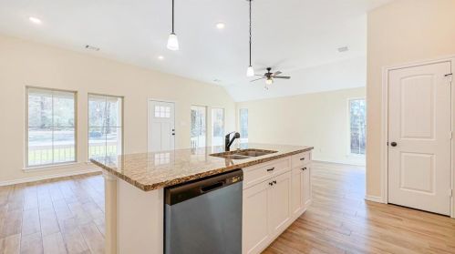 94 Frst Ln, Huntsville TX 77340-8927 exterior