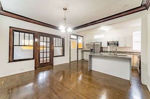 7225 Bennett Ave, Chicago IL  60649-2905 exterior