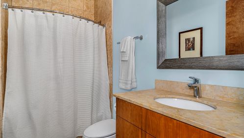 4231 Richmond St, Chicago IL 60618-2615 exterior