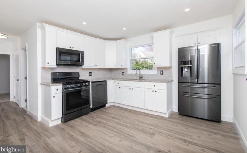 217 Church St, Blenheim NJ 08012-3907 exterior