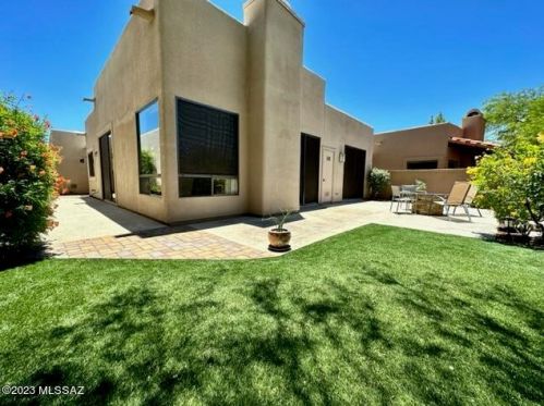 4061 Quiet Moon Dr, Tucson AZ  85718-3427 exterior
