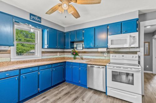 3901 86, Milwaukee WI 53222-2833 exterior