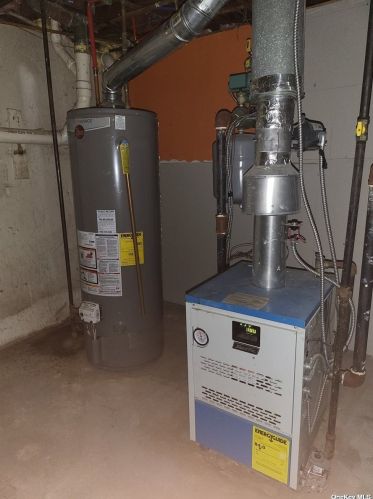 148 17 St, Huntington Station NY 11746-2913 exterior