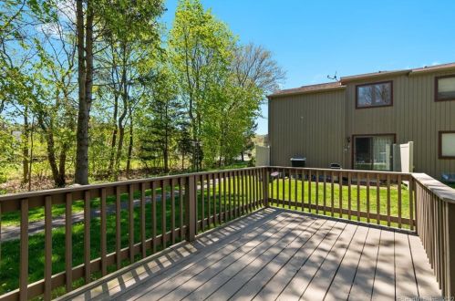 27 Orangewood, Derby CT 06418-2614 exterior