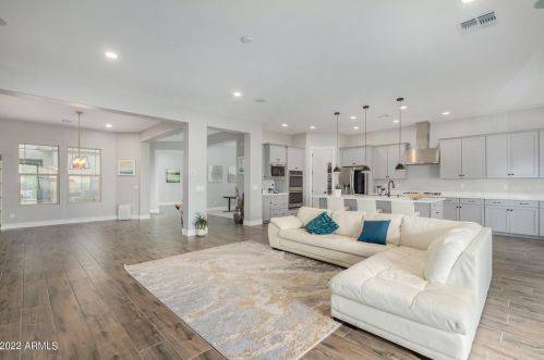 2106 Sagittarius Pl, Chandler AZ 85249-5834 exterior