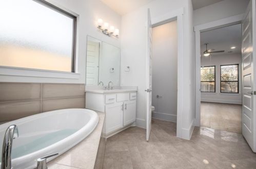 2011 Belford Dr, Austin TX 78757-8207 exterior