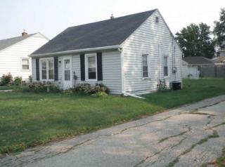 136 Cecil St, Neenah, WI 54956-3811