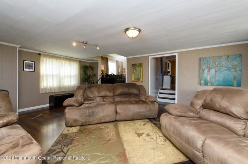 32 Berkshire Rd, Old Bridge NJ 08857-1601 exterior