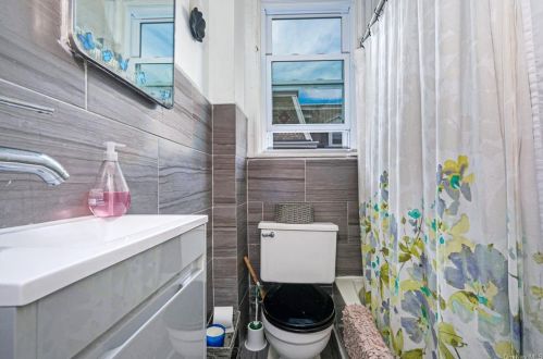 208 High St, Mount Vernon NY 10550-1810 exterior