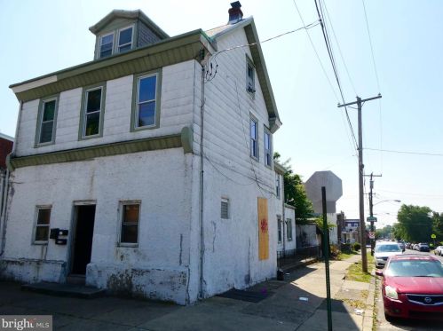 6801 Ditman St, Philadelphia PA 19135-2229 exterior