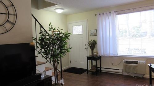 121 Queens Rd, Torrington CT 06790-2821 exterior