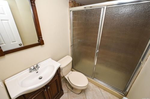 2 Gehrig St, Commack NY 11725-2006 exterior