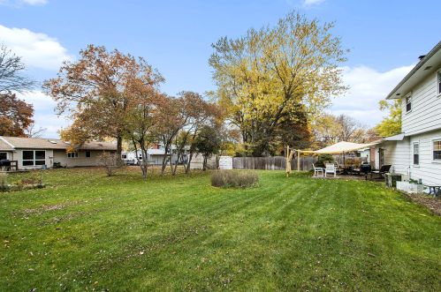 223 Barberry Ave, Kalamazoo MI 49002-6205 exterior