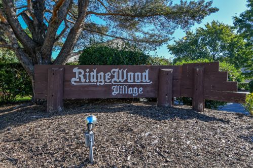 4244 Ridgewood Ln, Milwaukee WI 53221-1094 exterior