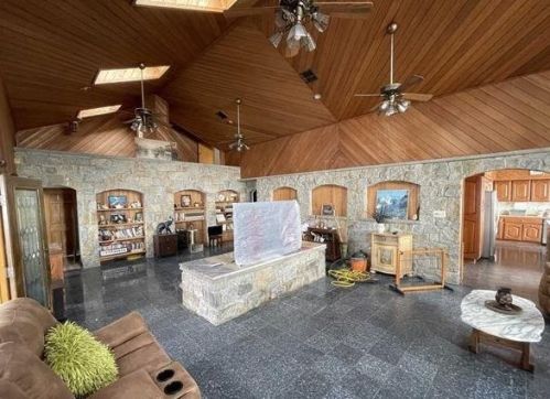 114 Pne St, Cliffside Park NJ 07010-1018 exterior