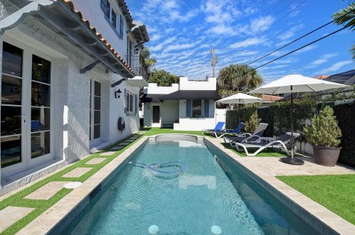 1470 4th Ct, Boca Raton FL  33432-1905 exterior