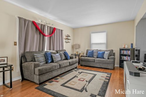 739 Marcia St, Wyoming MI 49509 exterior