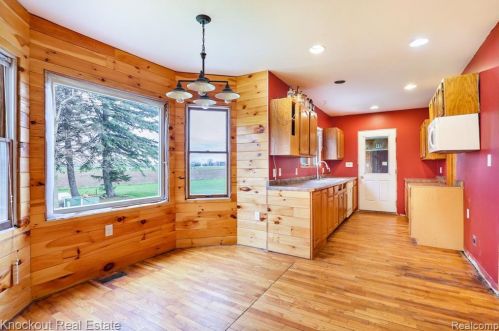 5450 Atkins Rd, Vassar MI 48768-9479 exterior