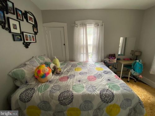 317 Oakland Ave, Camden NJ 08107-1211 exterior