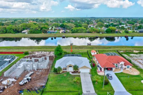 174 Dalton Cir, Fort Pierce FL 34953-5847 exterior