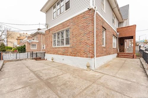 601 226 St, Bronx NY 10466-3932 exterior