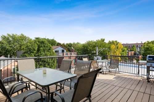 2343 Greenview Ave, Chicago IL  60614-3040 exterior