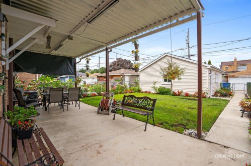 3636 69 St, Chicago IL 60629-4202 exterior