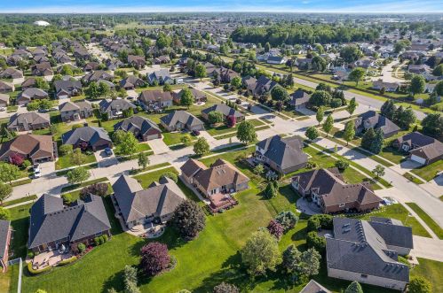 21855 Town Gate Dr, Macomb Township MI 48044-3791 exterior