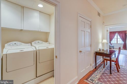 124 Bainbridge St, Philadelphia PA 19147-1866 exterior