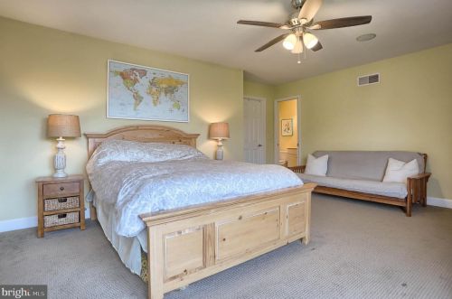 1110 Cord Dr, Hummelstown PA 17036-6815 exterior