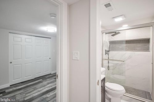 2911 17th St, Washington DC  20018-1825 exterior