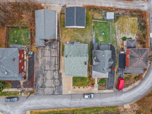 10 Amherst Ave, Pittsburgh PA 15229-1536 exterior