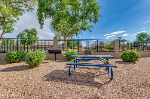 2767 Cherry Hills Dr, Chandler AZ  85249-4909 exterior