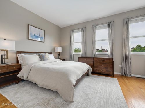 1009 Kingsbury St, Chicago IL 60610-3772 exterior