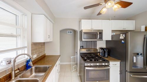 2916 Meade Ave, Chicago IL 60634-5024 exterior