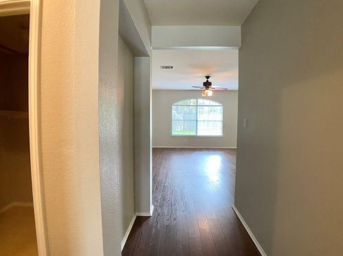 5801 Fitchwood Ln, Austin TX  78749-3549 exterior