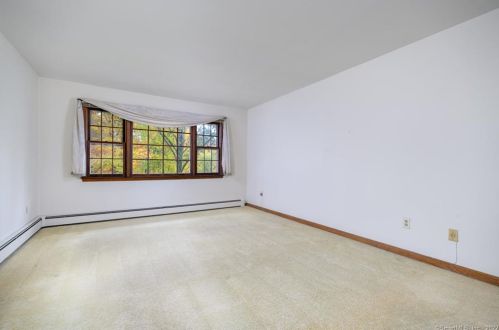 109 Holmes Rd, Ridgefield CT 06877-4304 exterior