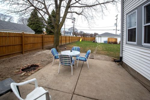 8442 Montana Ave, Milwaukee WI 53227-3357 exterior