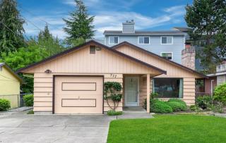 727 86 St, Seattle WA  98115-3450 exterior